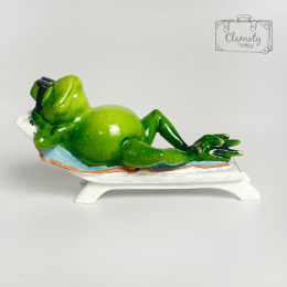 Figurka Dekoracyjna Ozdoba Zielona Żaba Pan Na Leżaku