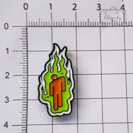 Przypinka Billi Eilish Symbol Czerwony W Zielonym Płomieniu Buton Metal Pin 1