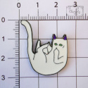Przypinka Kotek Biały Leżący Na Plecach Buton Metal Pin 1
