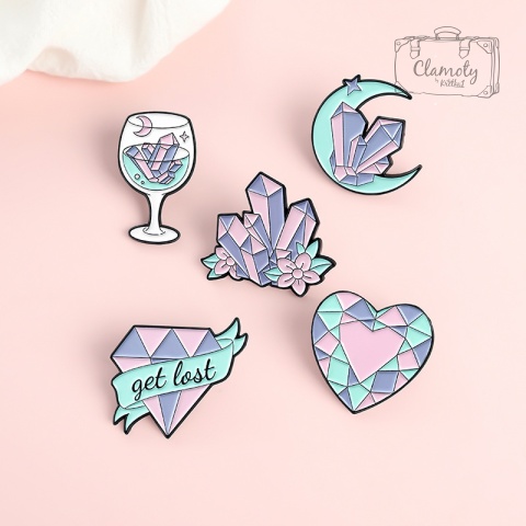 Przypinka Metal Piękne Kolorowe Diamentowe Serce