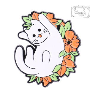 Metalowa Przypinka Kotek Na Kwiatkach