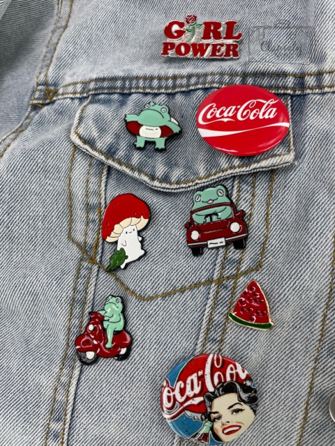 Przypinka Metal Wąż na Księżycu Snacke Moon Pin