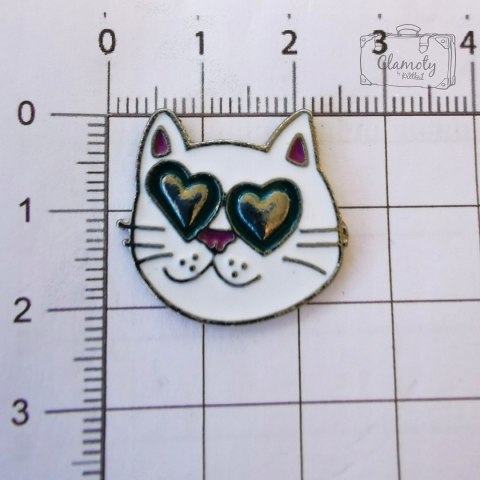 Przypinka Kotek Biały Głowa Oczy Serca Buton Metal Pin 1