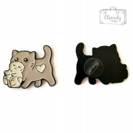Przypinka Kotek Z Serduszkiem I Małym Kociątkiem Buton Metal Pin 1