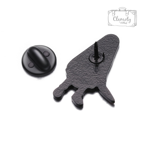 Metalowa Przypinka Horror Ghost Man Duch z Nożem Knife Pin