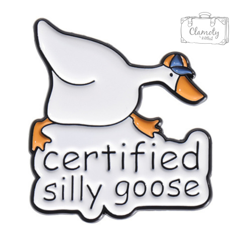 Metalowa Przypinka Gęś W Czapce Certified Silly Goose Pin