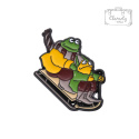 Metalowa Przypinka Żaby Na Sankach Frog And Toad Pin