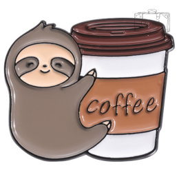 Metalowa Przypinka Leniwiec Z Kubkiem Kawy Coffe Sloth Pin