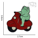 Metalowa Przypinka Zielona Żaba Na Skuterze Frog Scooter Pin