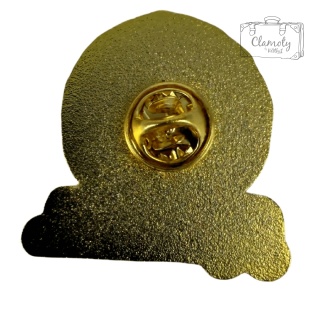 Metalowa Przypinka Słodka Laleczka Monchhichi Różowy Napis Pin