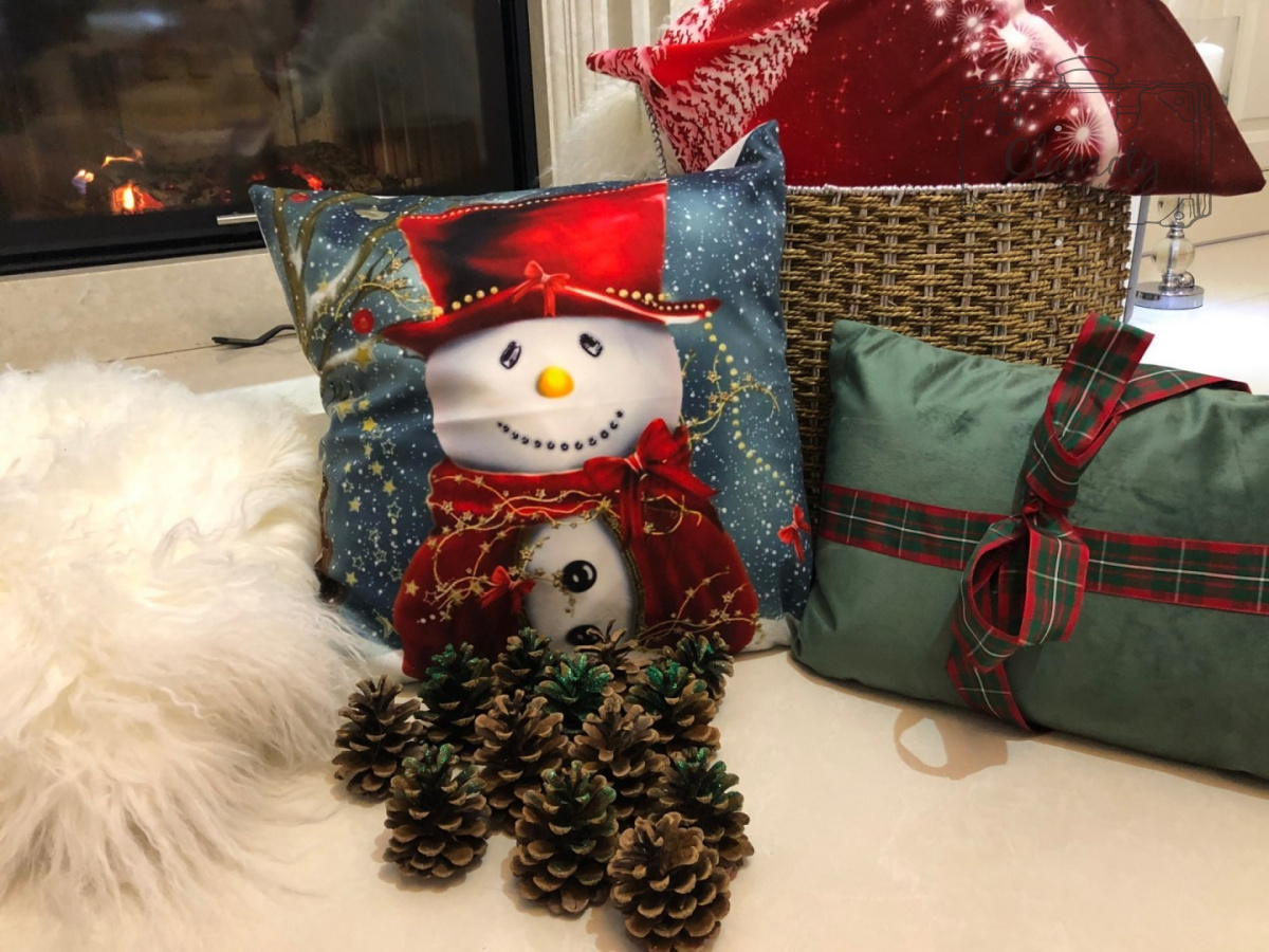 CUSHION COVER PILLOW SNOWMAN IN GREEN HAT